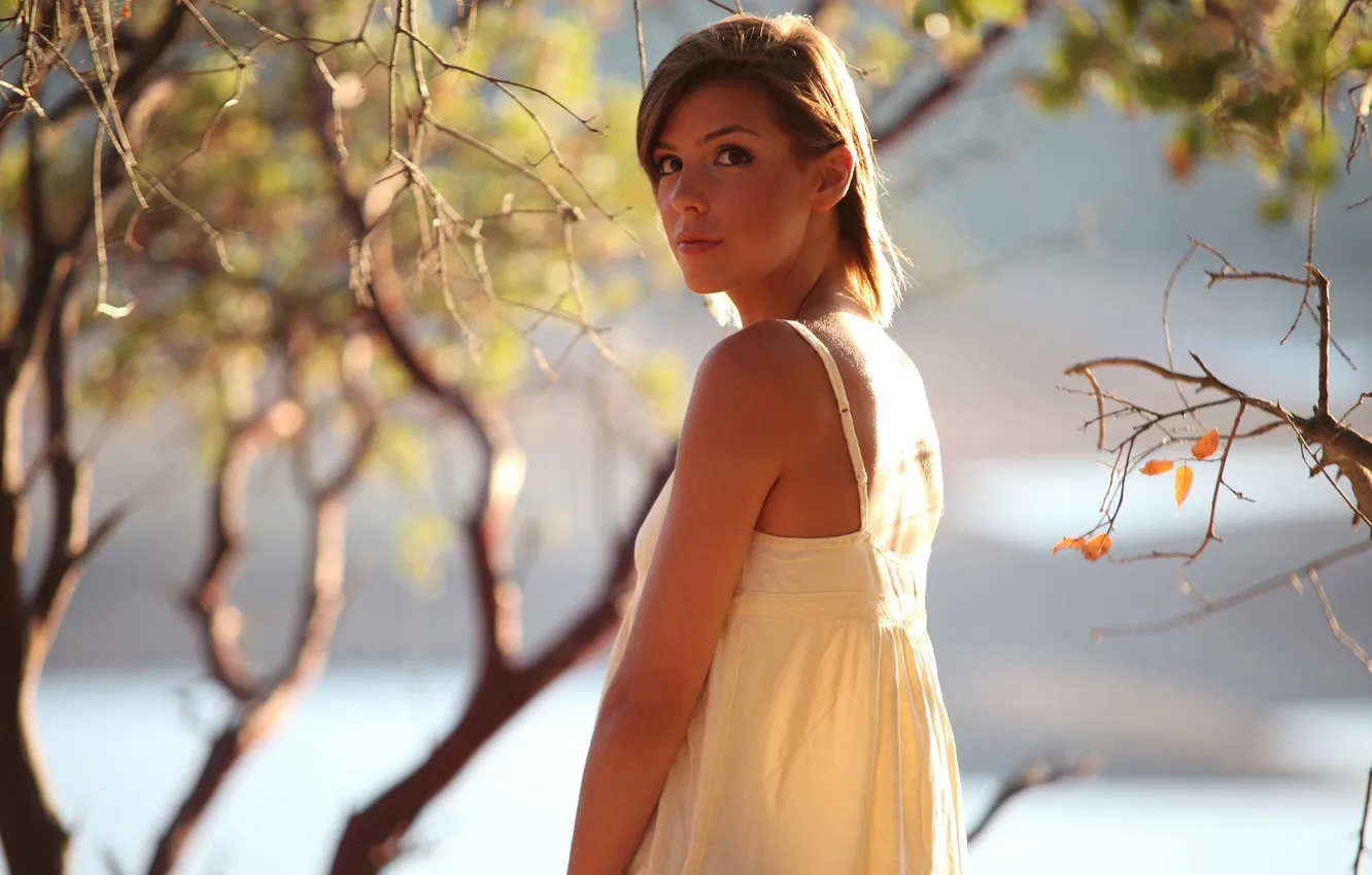 Photo wallpaper look, girl, branches, Frankie