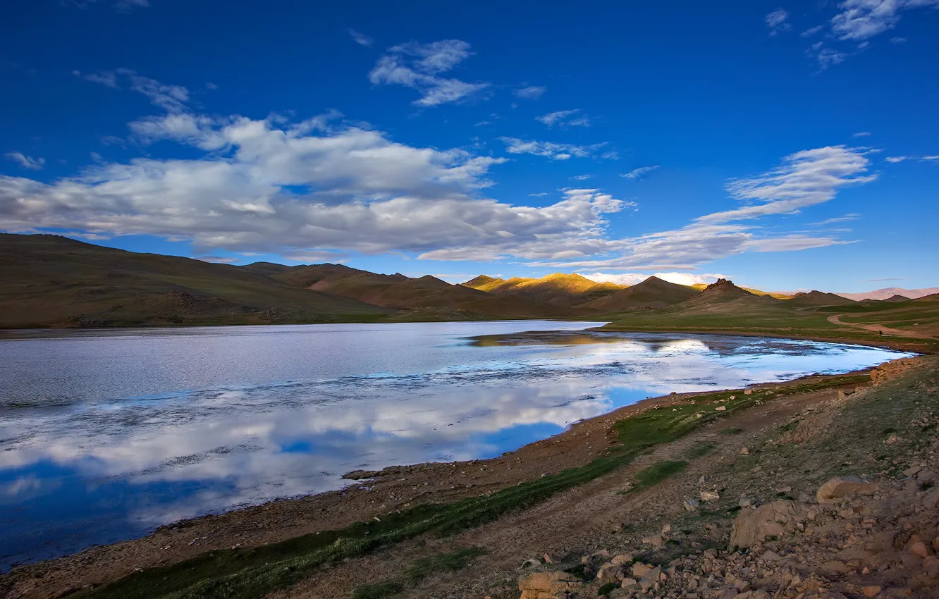 Photo wallpaper clouds, mountains, lake