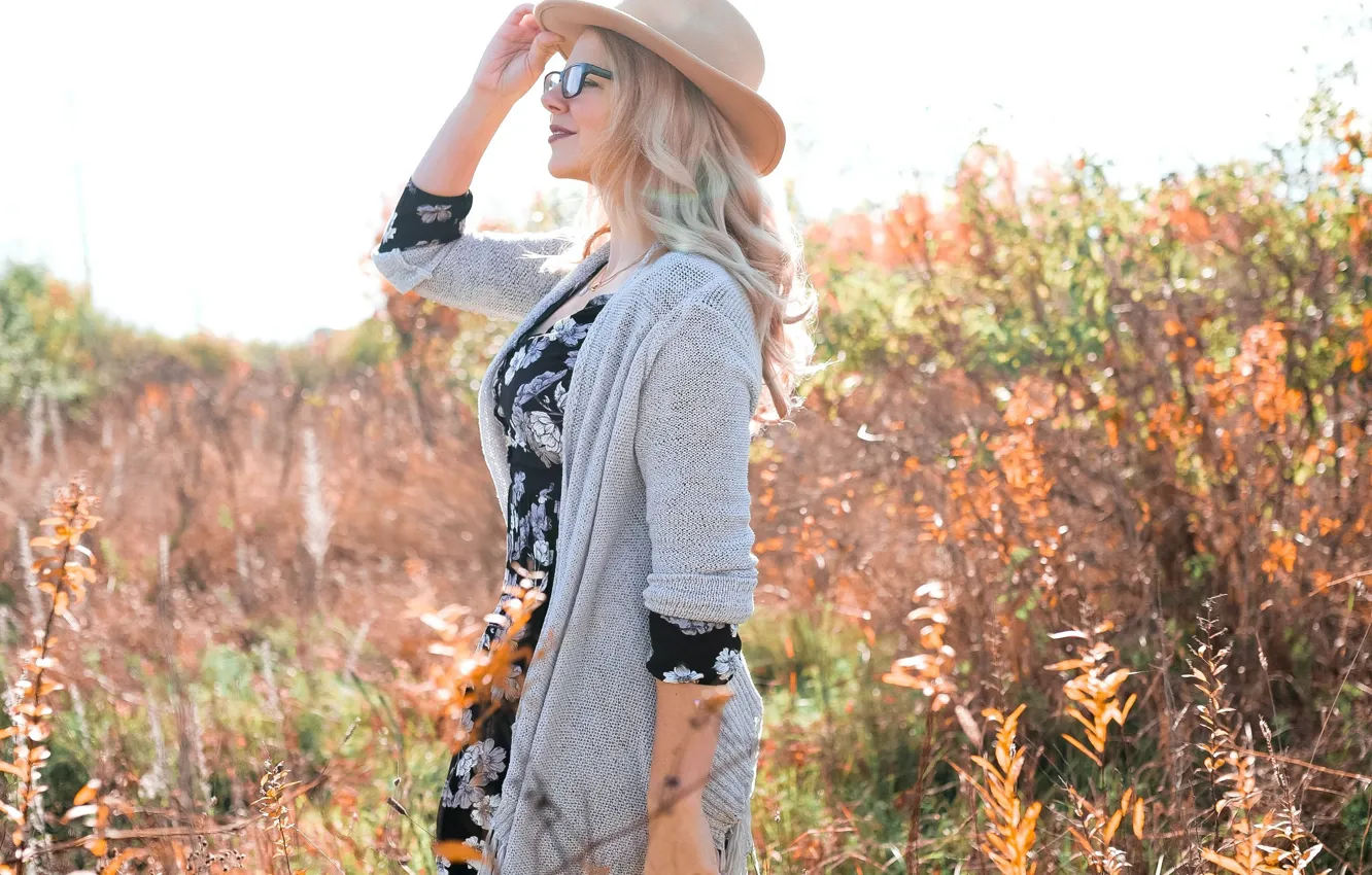 Photo wallpaper autumn, girl, the sun, nature, pose, hat, glasses, blonde