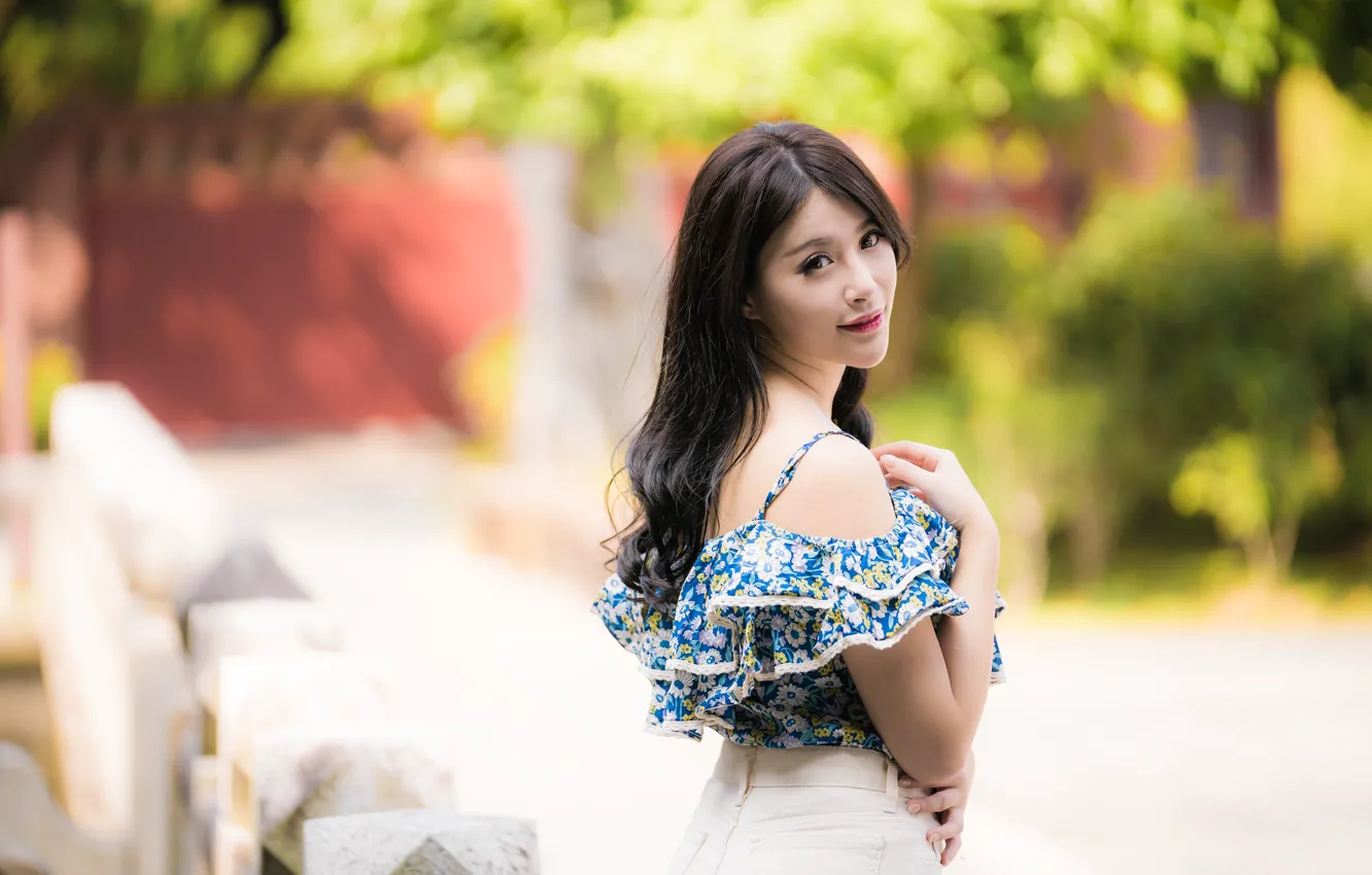 Photo wallpaper summer, look, girl, face, cutie, East