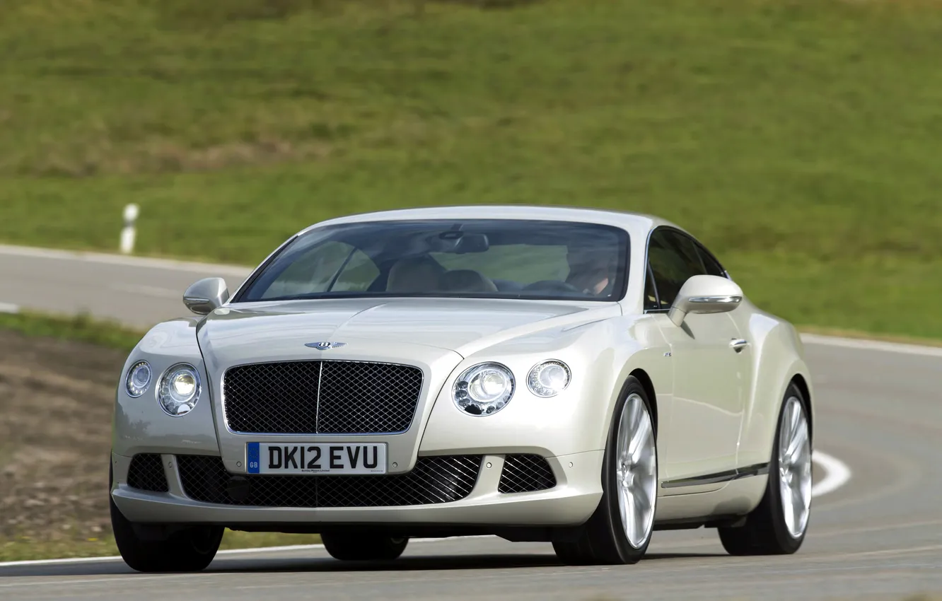 Photo wallpaper machine, auto, lights, Bentley, Continental, day, The hood, in motion