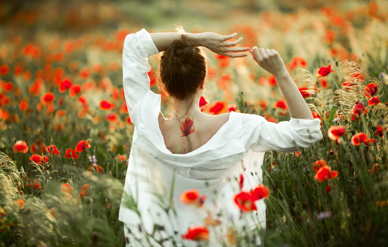 Photo wallpaper girl, pose, back, Mac, Maki, tattoo, poppy field