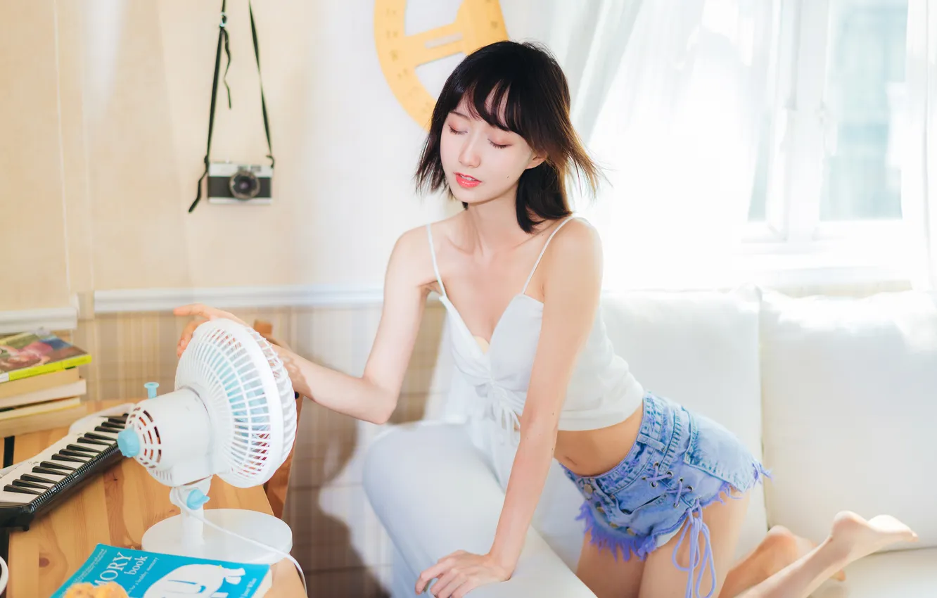 Photo wallpaper asian, black hair, jean shorts, Mumianmian