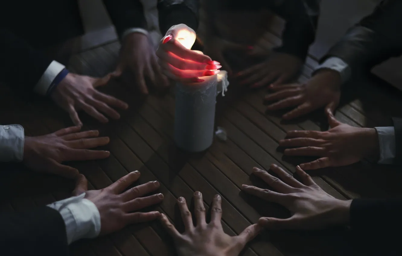 Photo wallpaper table, candles, hands, close to revelation