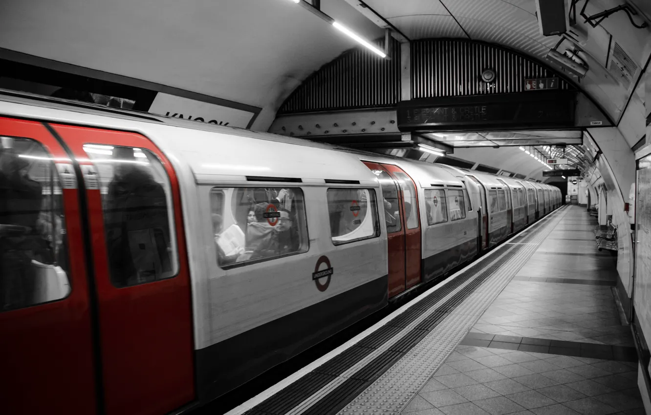 Photo wallpaper metro, England, train, London, Britain, UK, subway, London