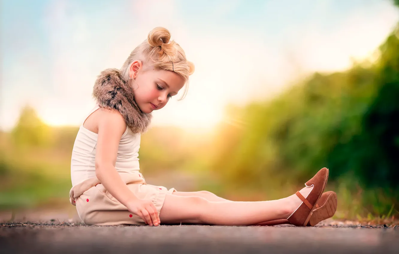 Photo wallpaper girl, fur, hairstyle, child photography, Lost in Thought