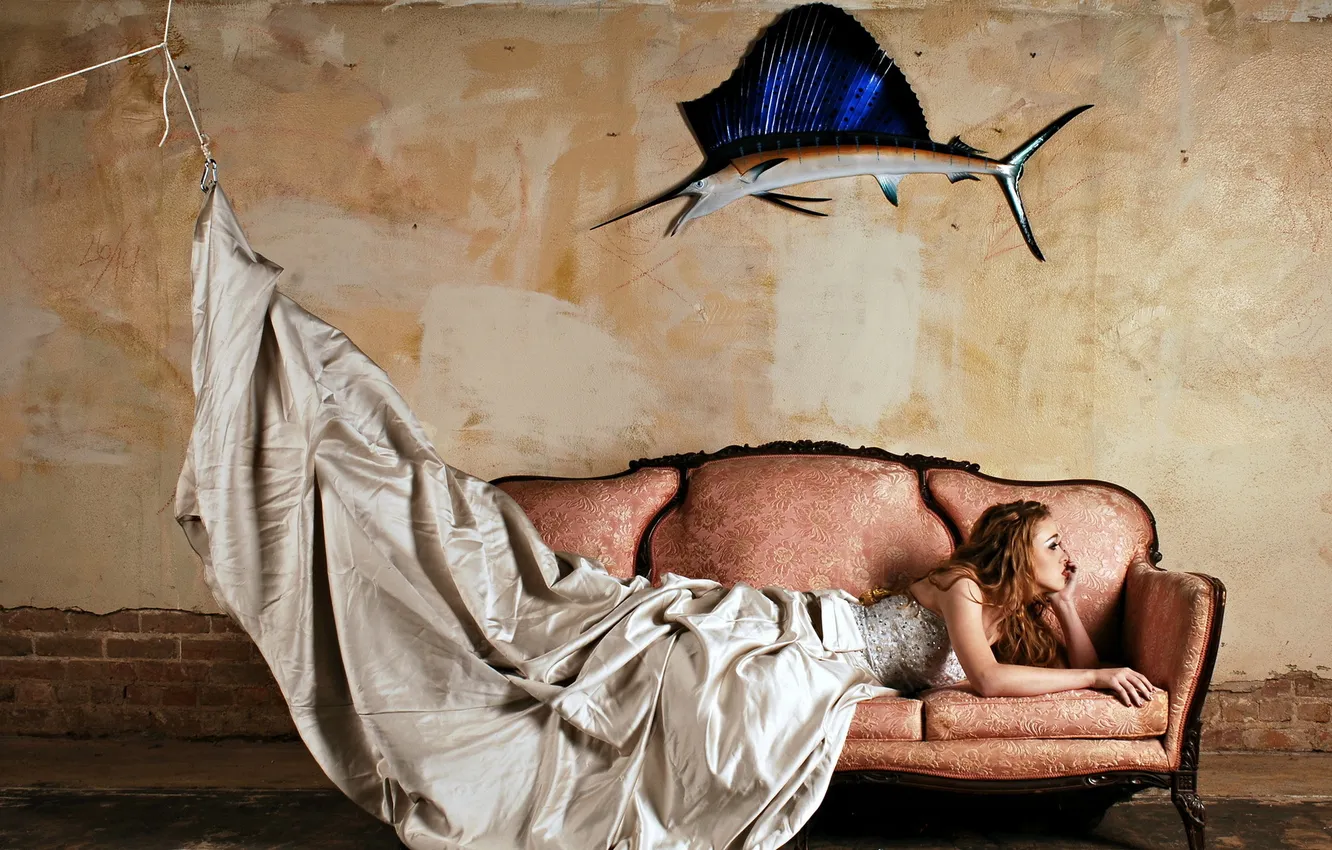 Photo wallpaper girl, room, fish