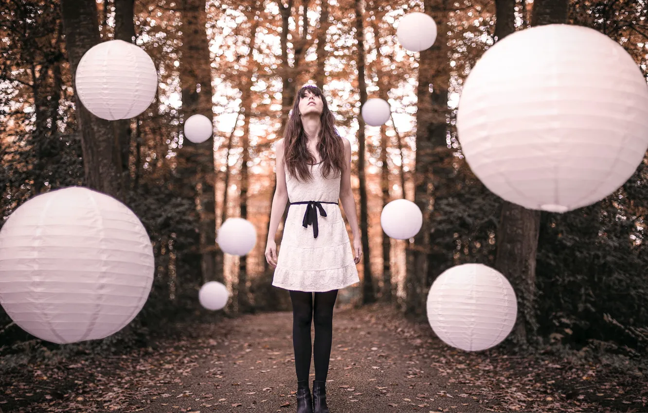 Photo wallpaper girl, nature, balls