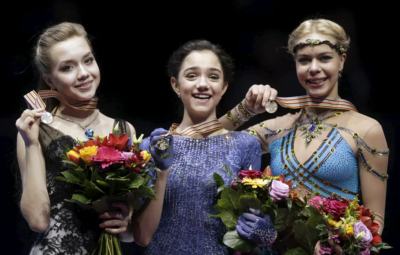 Photo wallpaper eyes, look, joy, happiness, flowers, smile, sweetheart, victory