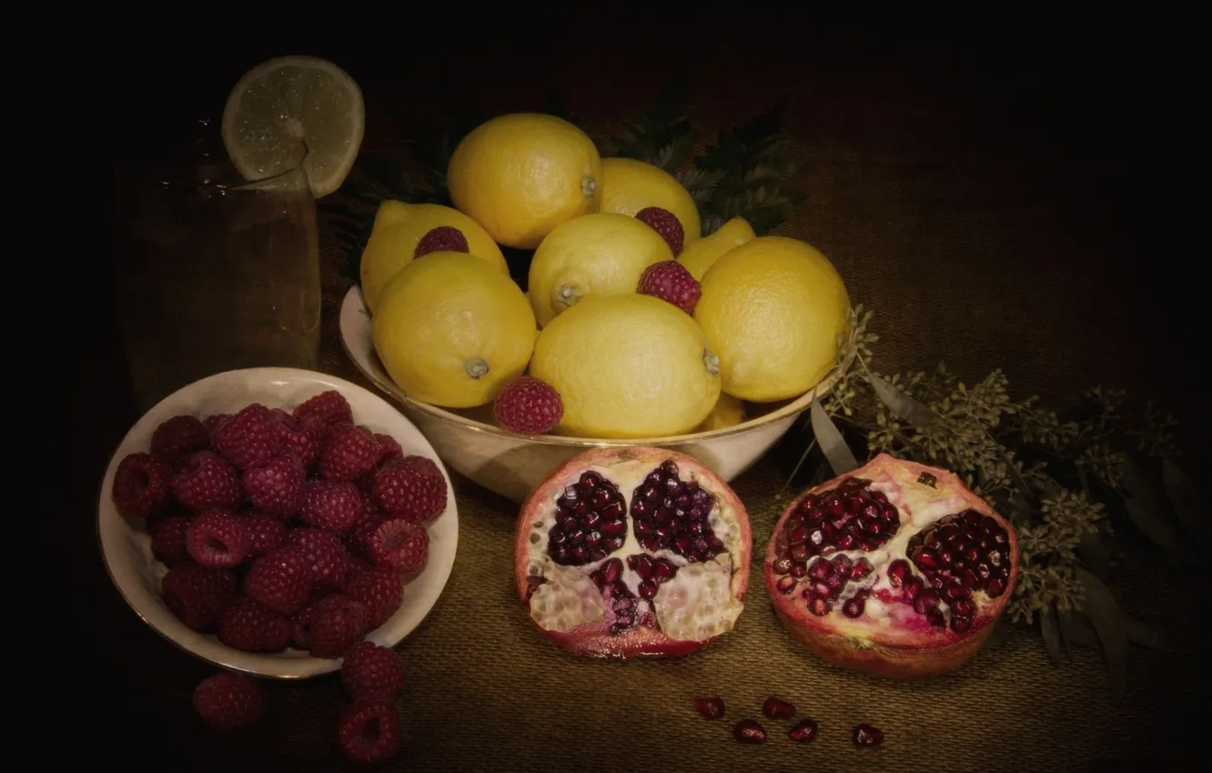 Photo wallpaper raspberry, lemon, garnet
