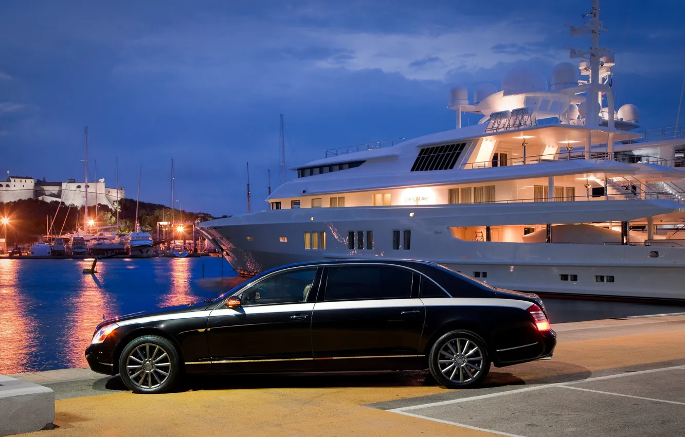 Photo wallpaper machine, yacht, Maybach, Maybach