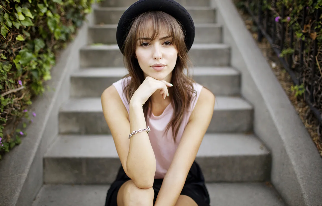 Photo wallpaper girl, hat, bracelet, bangs