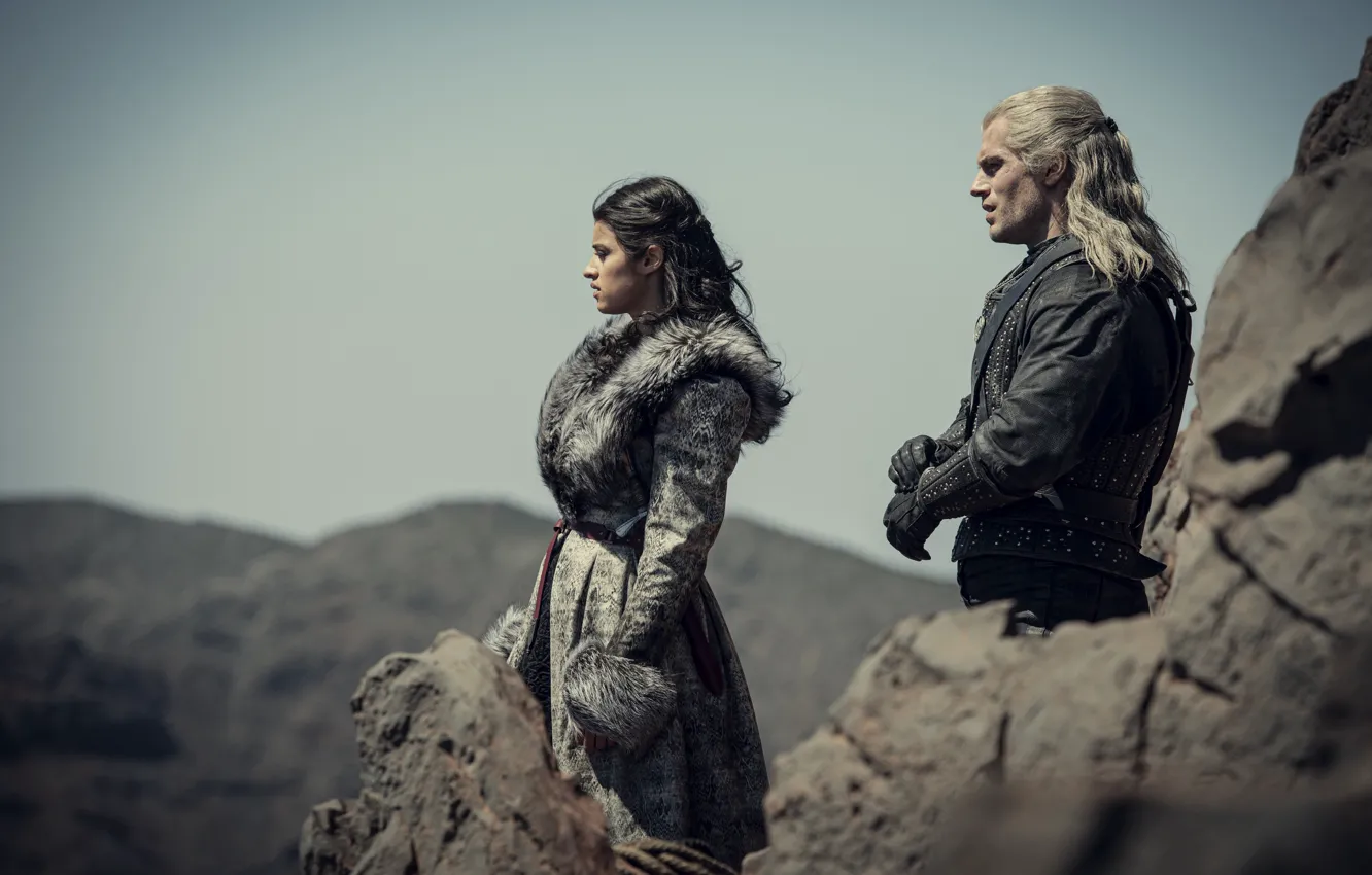 Photo wallpaper look, mountains, pose, the series, The Witcher, The Witcher, Geralt of Rivia, Henry Cavill