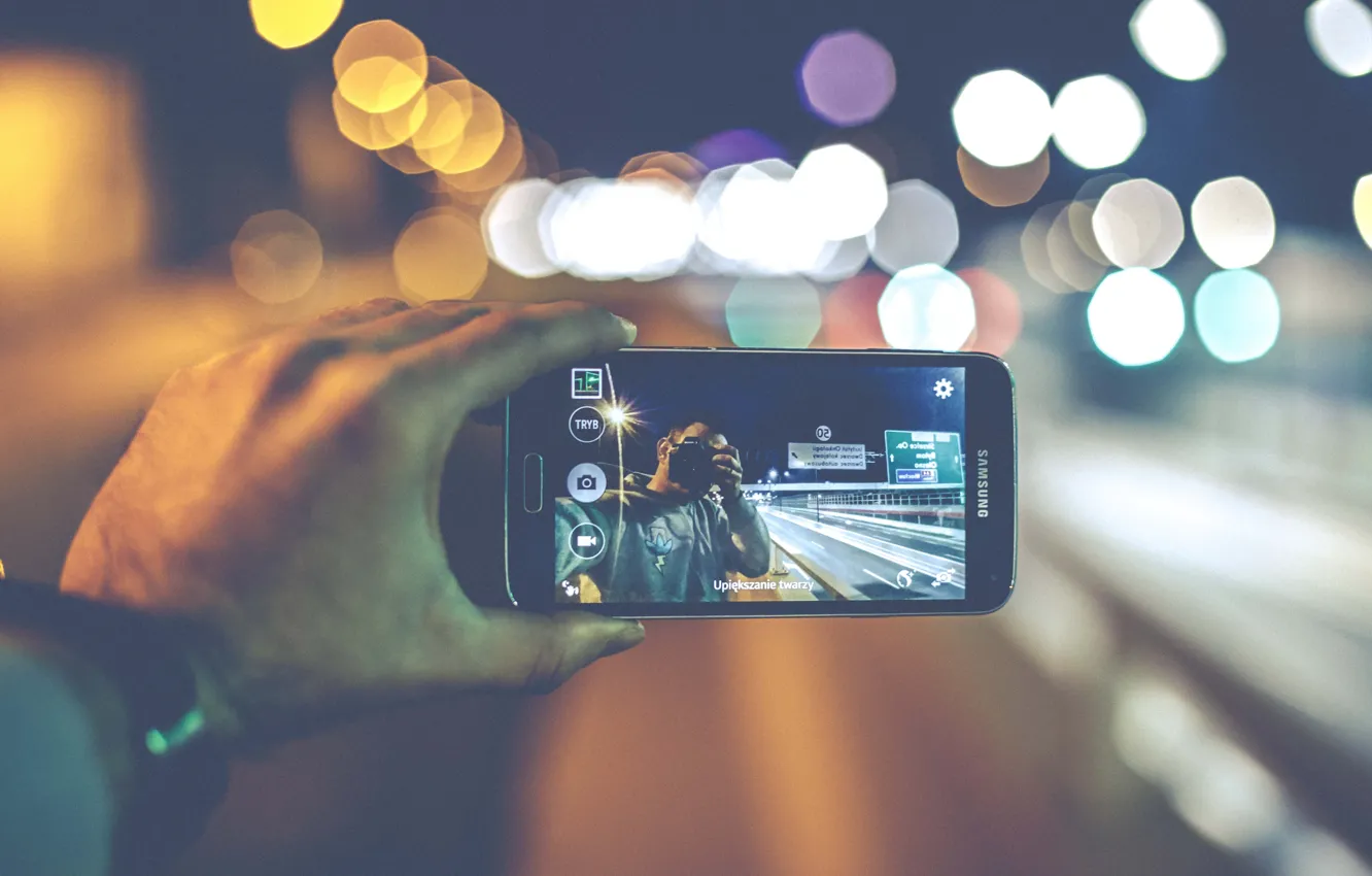 Photo wallpaper lights, camera, bokeh, hand, Samsung, reversed, cell phone, selfie