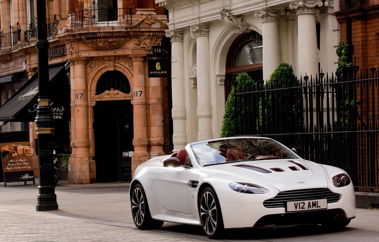 Photo wallpaper Aston Martin, The city, White, Convertible, The hood, V12, Suite, The front