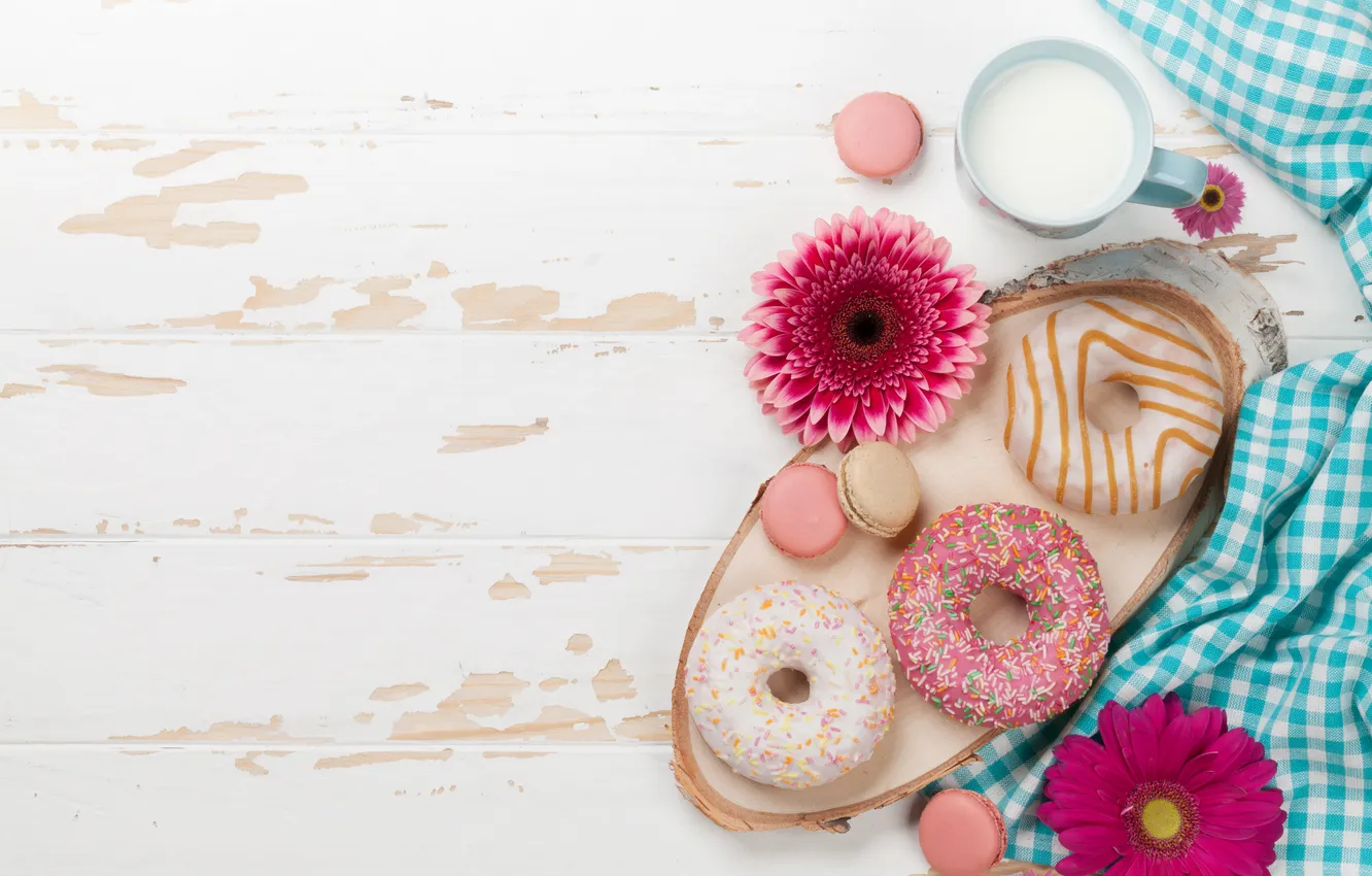 Photo wallpaper flowers, Breakfast, donuts, gerbera, wood, pink, flowers, breakfast