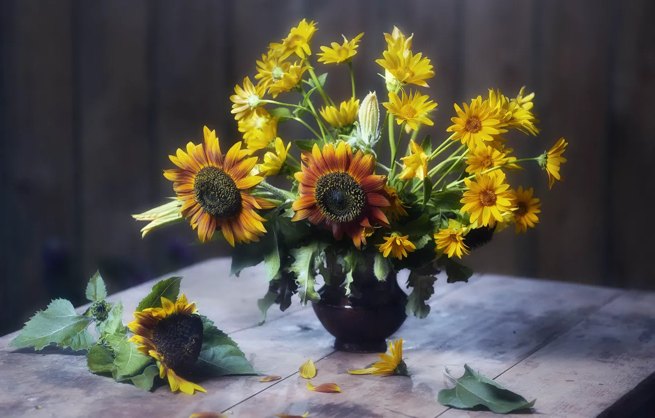 Photo wallpaper leaves, sunflowers, flowers, yellow, table, Board, bouquet, petals