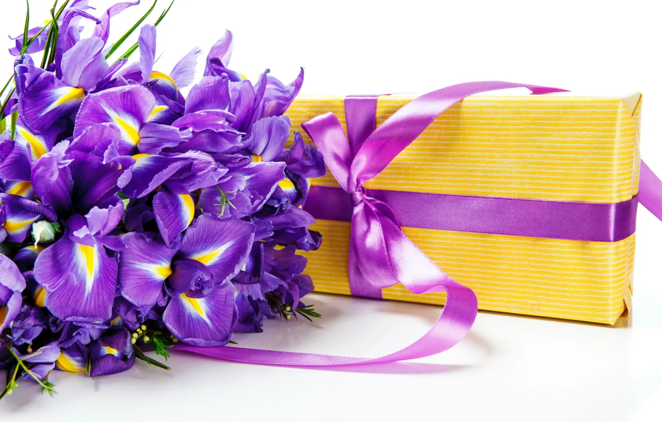 Photo wallpaper flowers, box, gift, bouquet, tape, bow, irises, gift