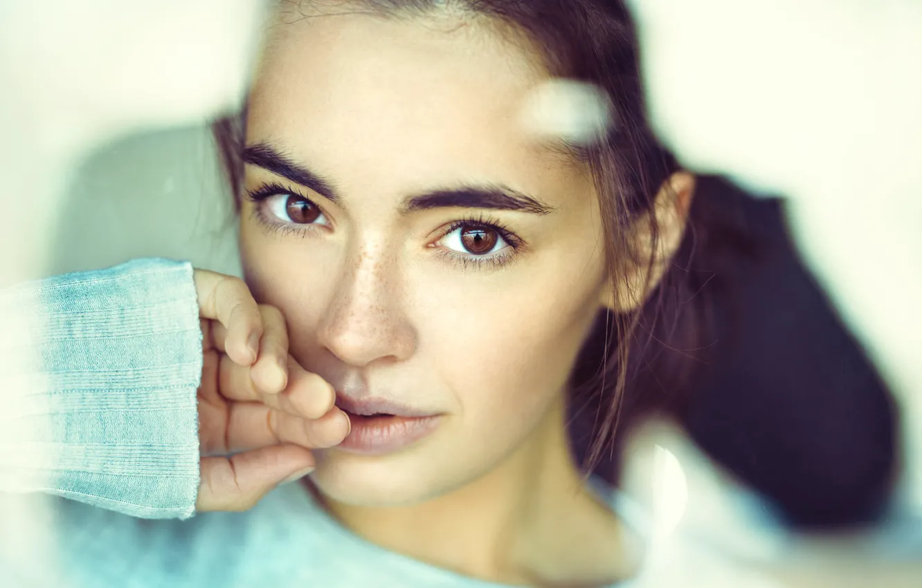 Photo wallpaper portrait, brown-eyed, Lydia, Lods Franck