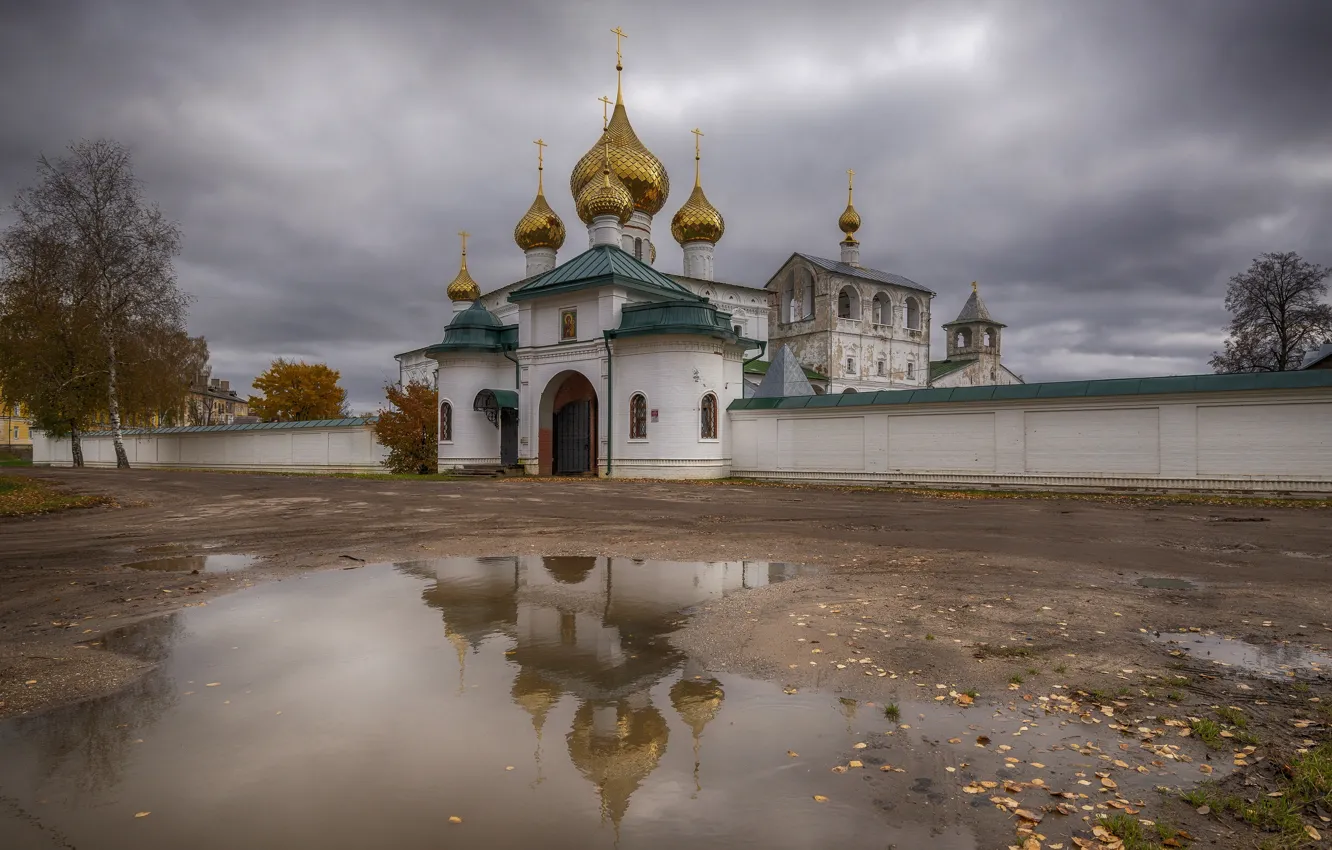Photo wallpaper reflection, puddle, Church, temple