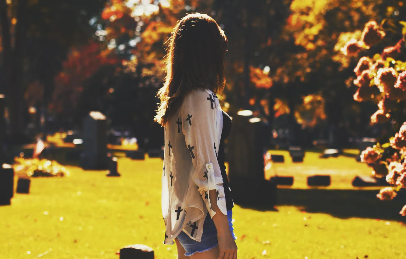 Photo wallpaper girl, shorts, shirt