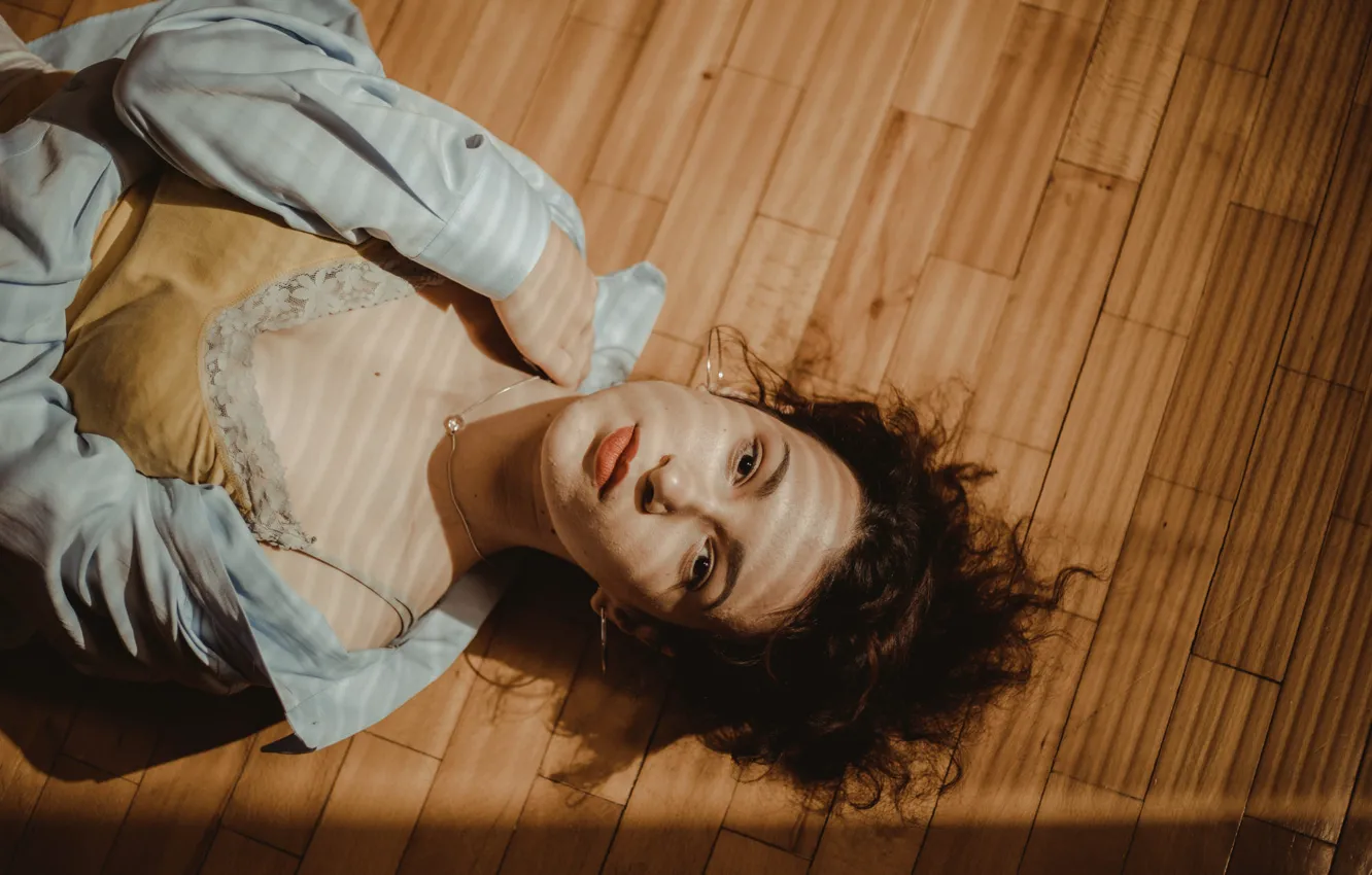 Photo wallpaper girl, lies, on the floor