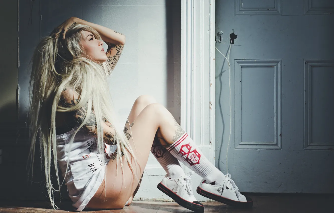 Photo wallpaper girl, model, tattoo, sara fabel
