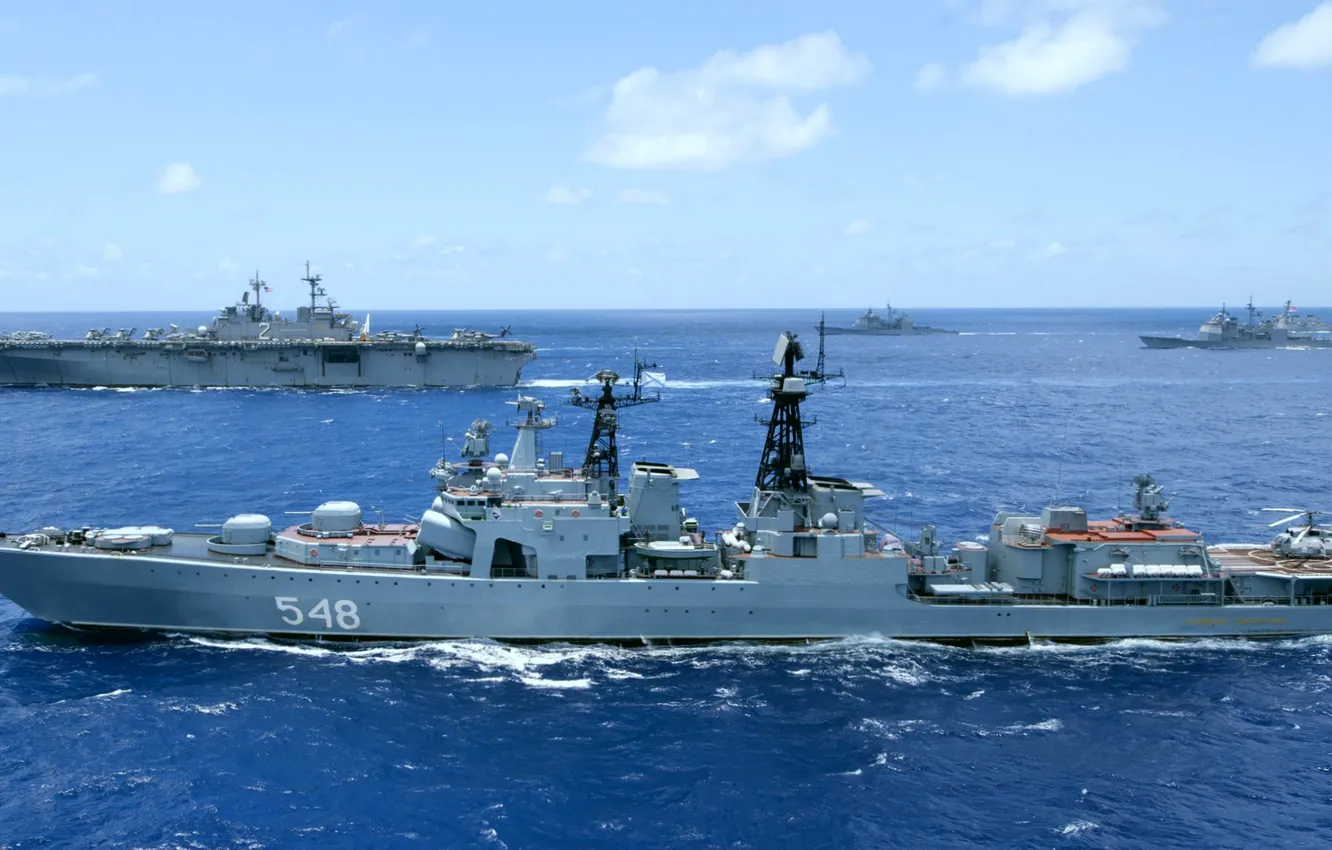 Photo wallpaper exercises, project 1155, BOD Admiral Panteleev