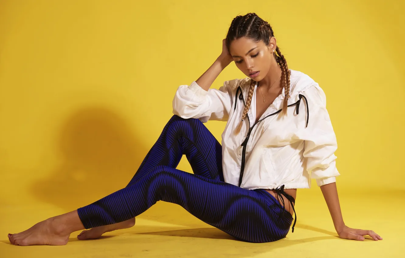 Photo wallpaper face, style, background, model, hair, legs, Daniela