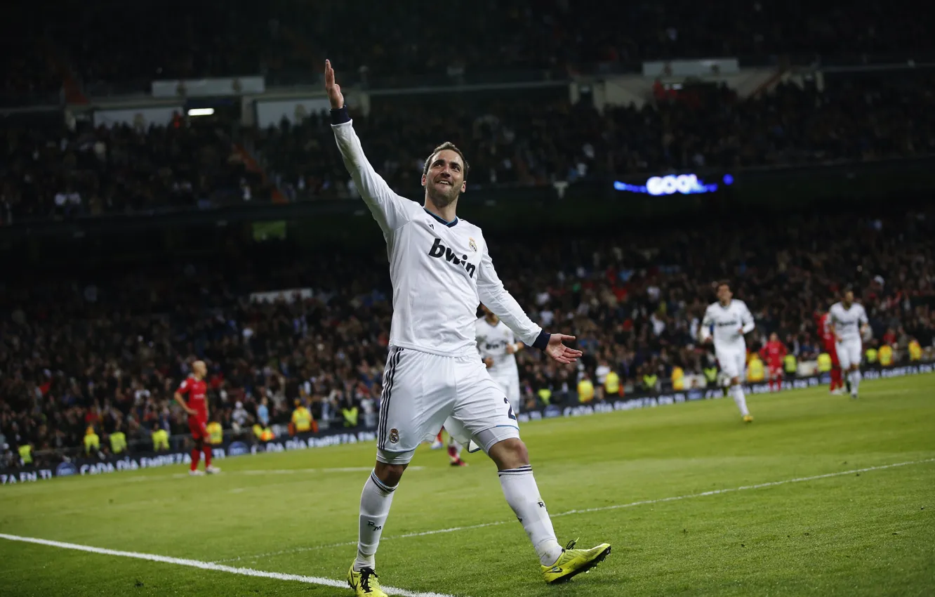 Photo wallpaper Real Madrid, pipita, blancos, Gonsalo Higuain