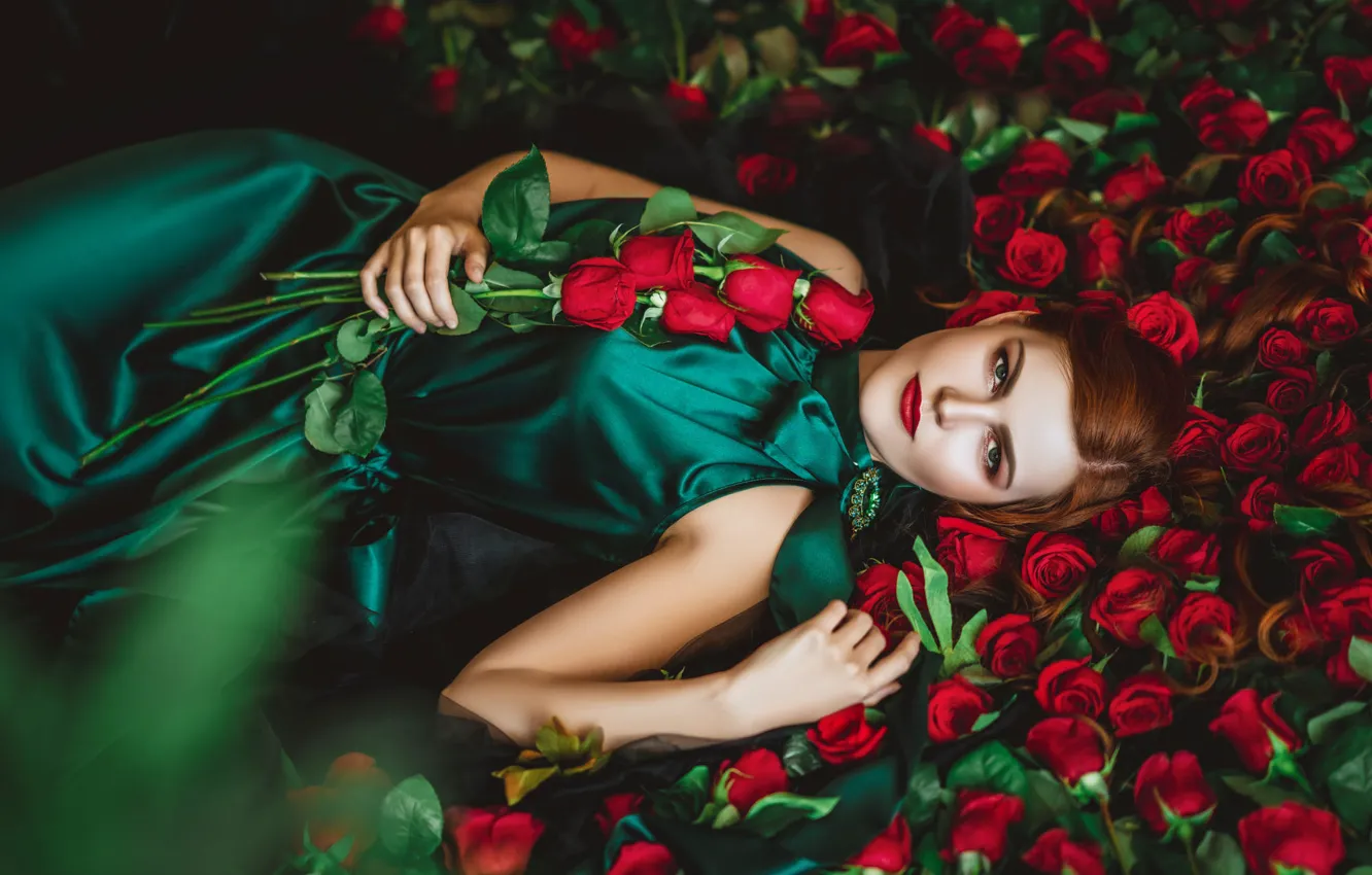 Photo wallpaper look, girl, flowers, red, pose, roses, green dress, Diana Lipkina