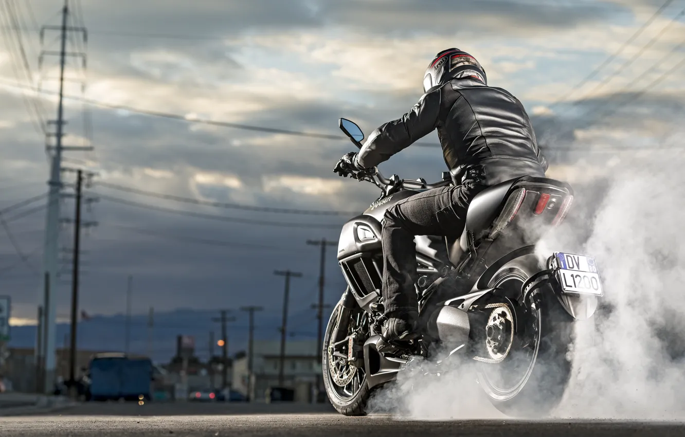 Photo wallpaper Ducati, Carbon, smoke, muscle, power, cruiser, Diavel, burn