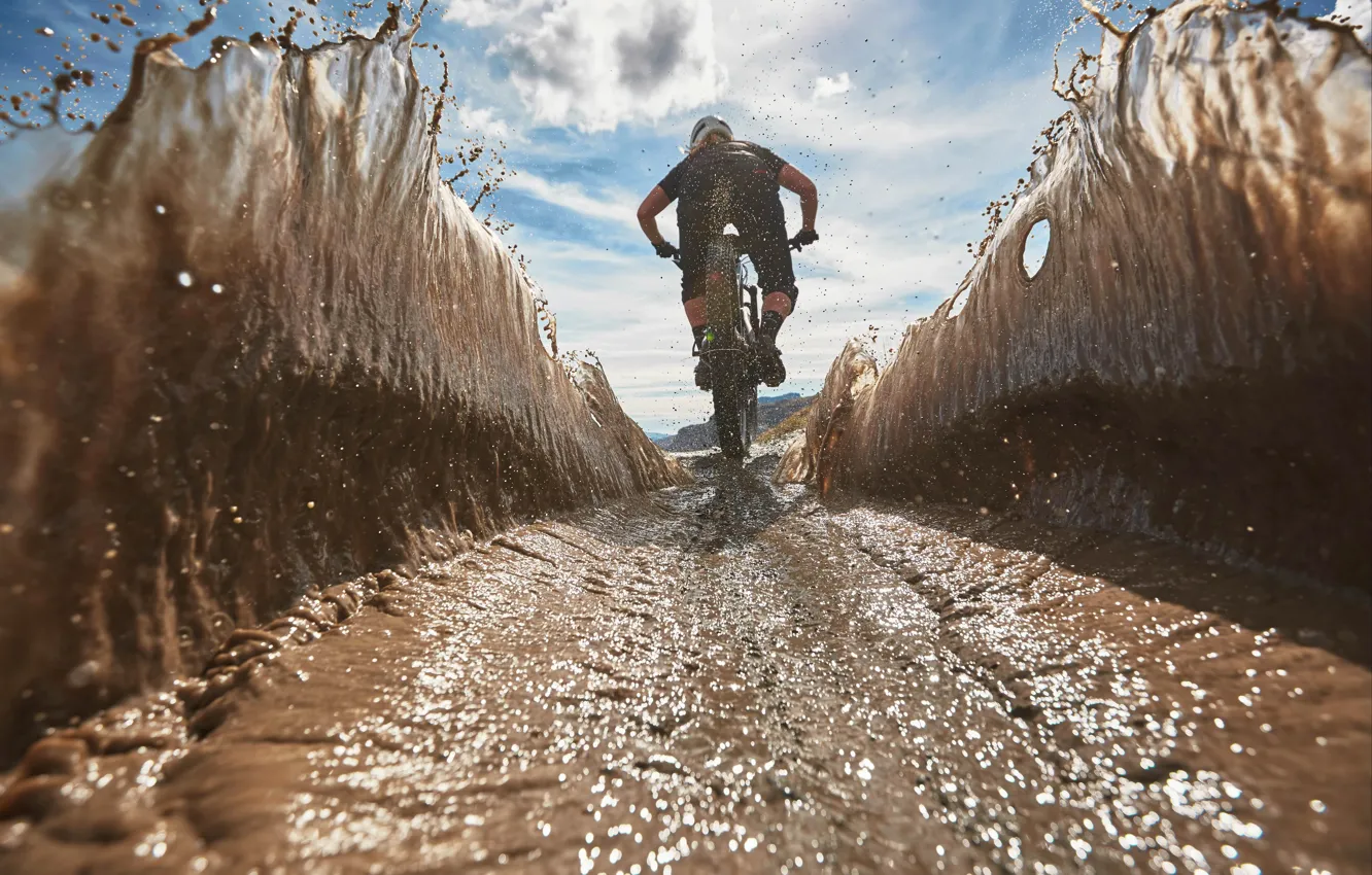 Photo wallpaper Girl, Dirt, Bike, Back, Racer, Cyclist, Katy Winton, Katie Winton