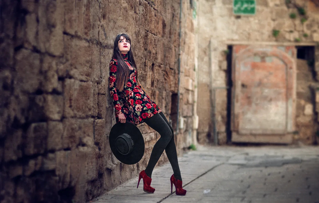 Photo wallpaper girl, wall, hat, dress, shoes, legs, bokeh, Che Nai