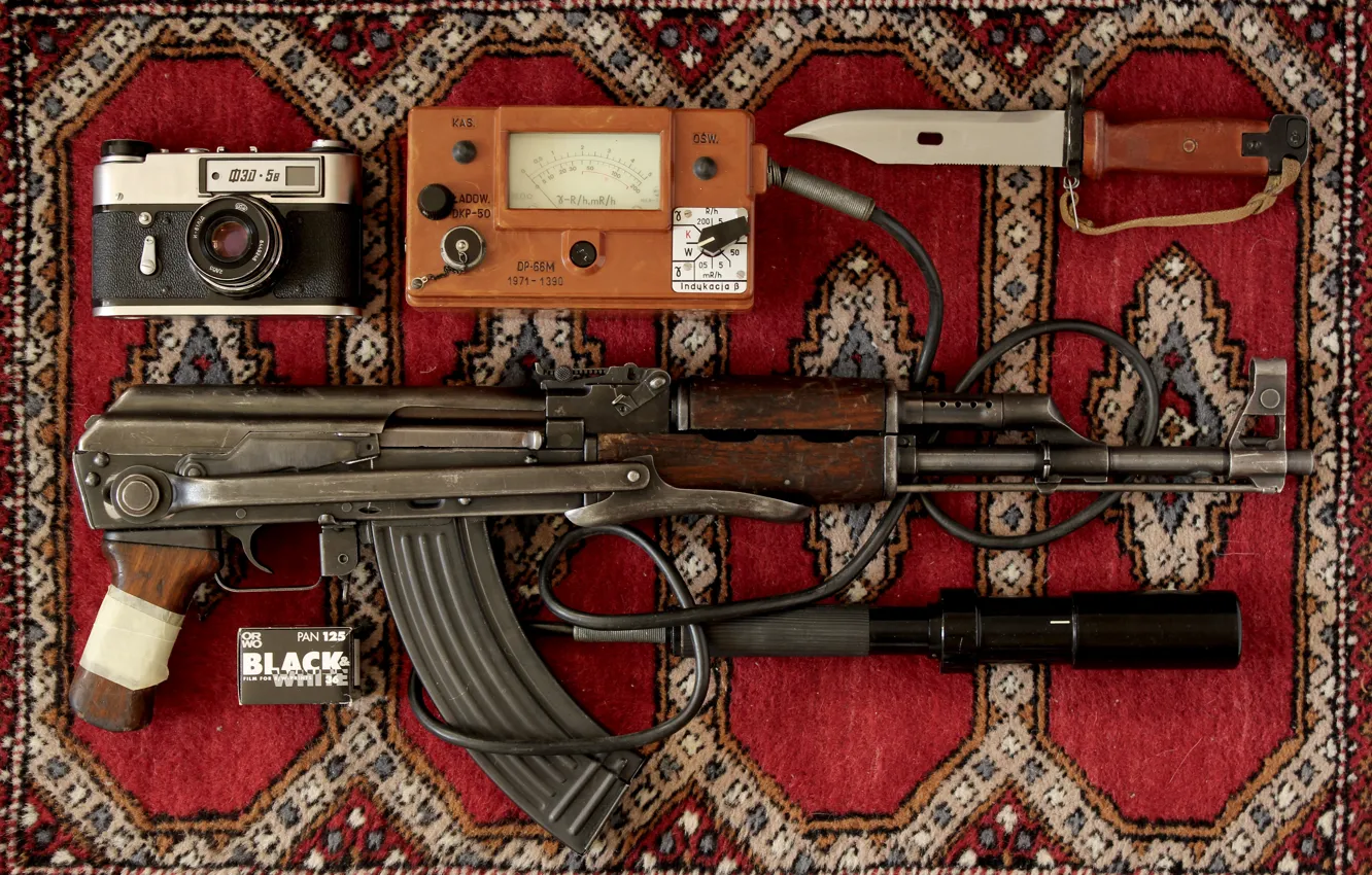 Photo wallpaper Knife, The camera, Weapons, Carpet