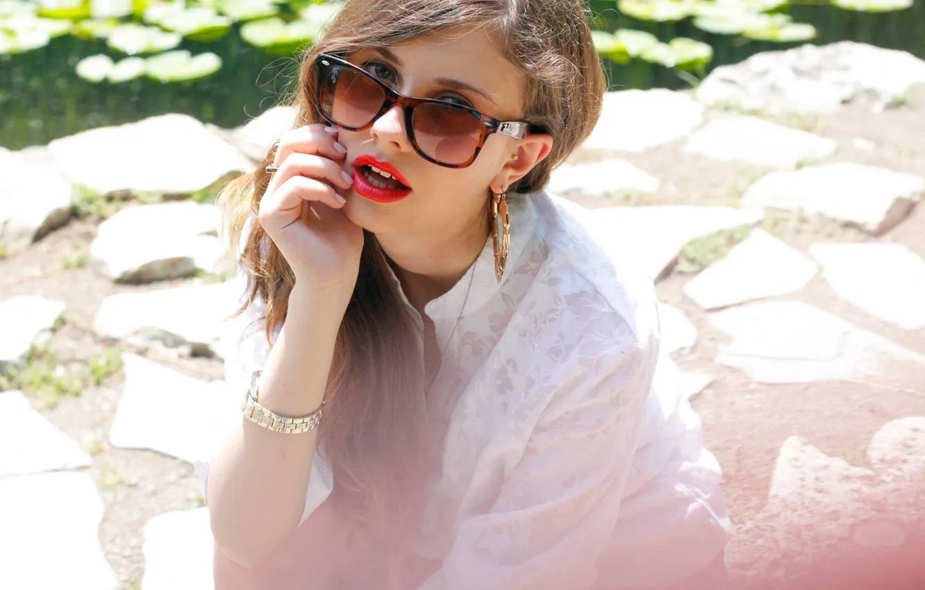Photo wallpaper girl, watch, earrings, glasses