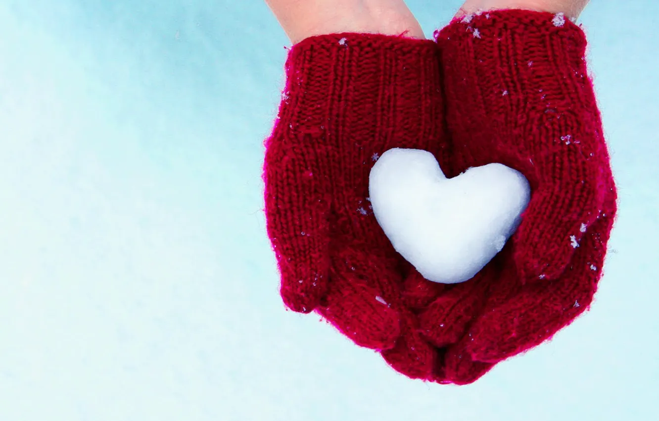 Photo wallpaper snow, heart, hands, gloves