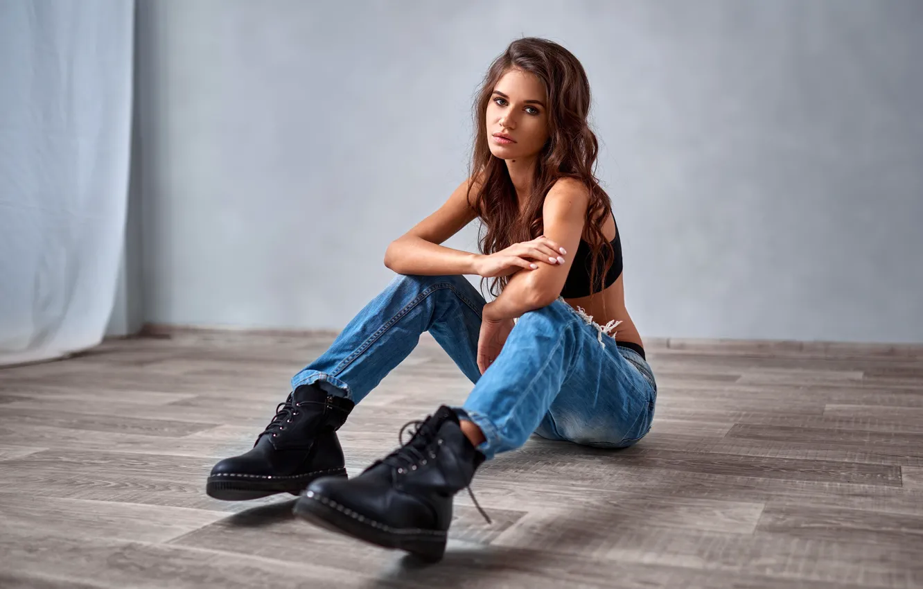 Photo wallpaper look, pose, model, portrait, jeans, makeup, shoes, hairstyle