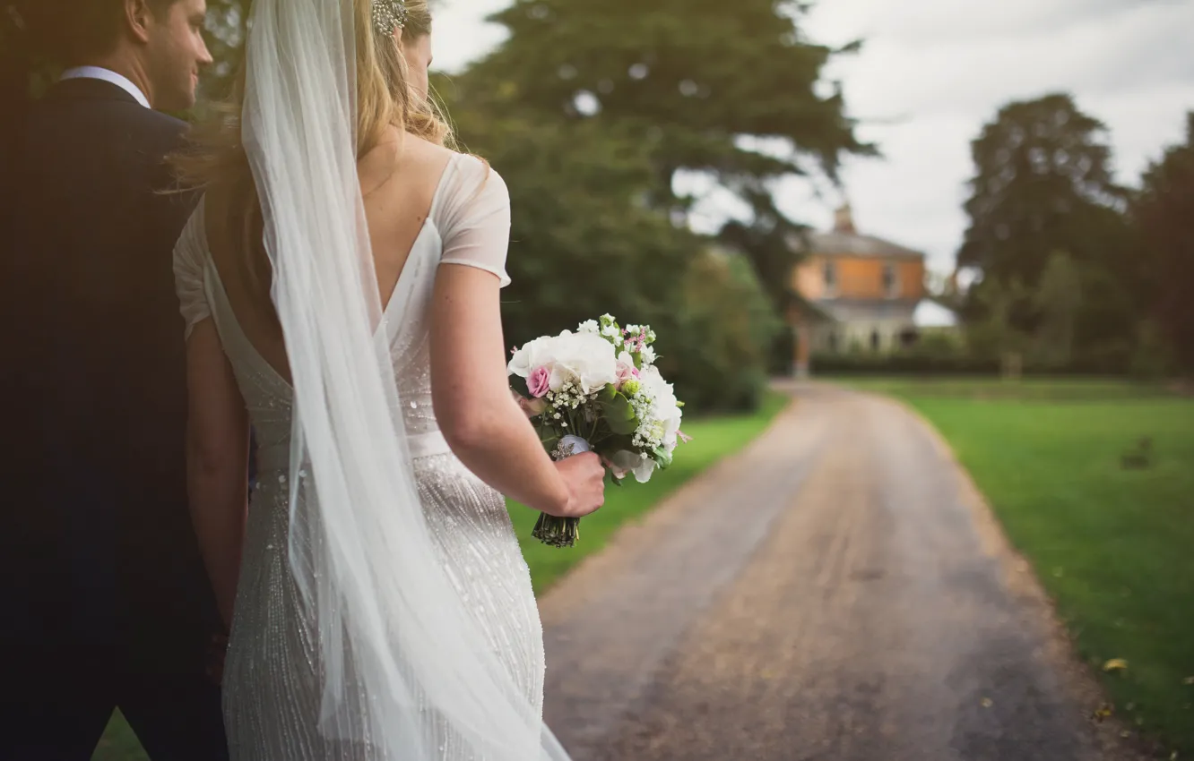 Photo wallpaper bouquet, dress, lovers, the bride, veil, the groom, wedding