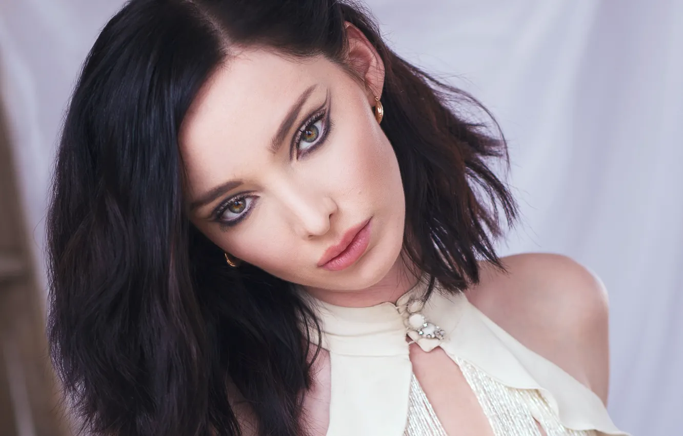 Photo wallpaper look, girl, arrows, makeup, blouse, Emma Dumont