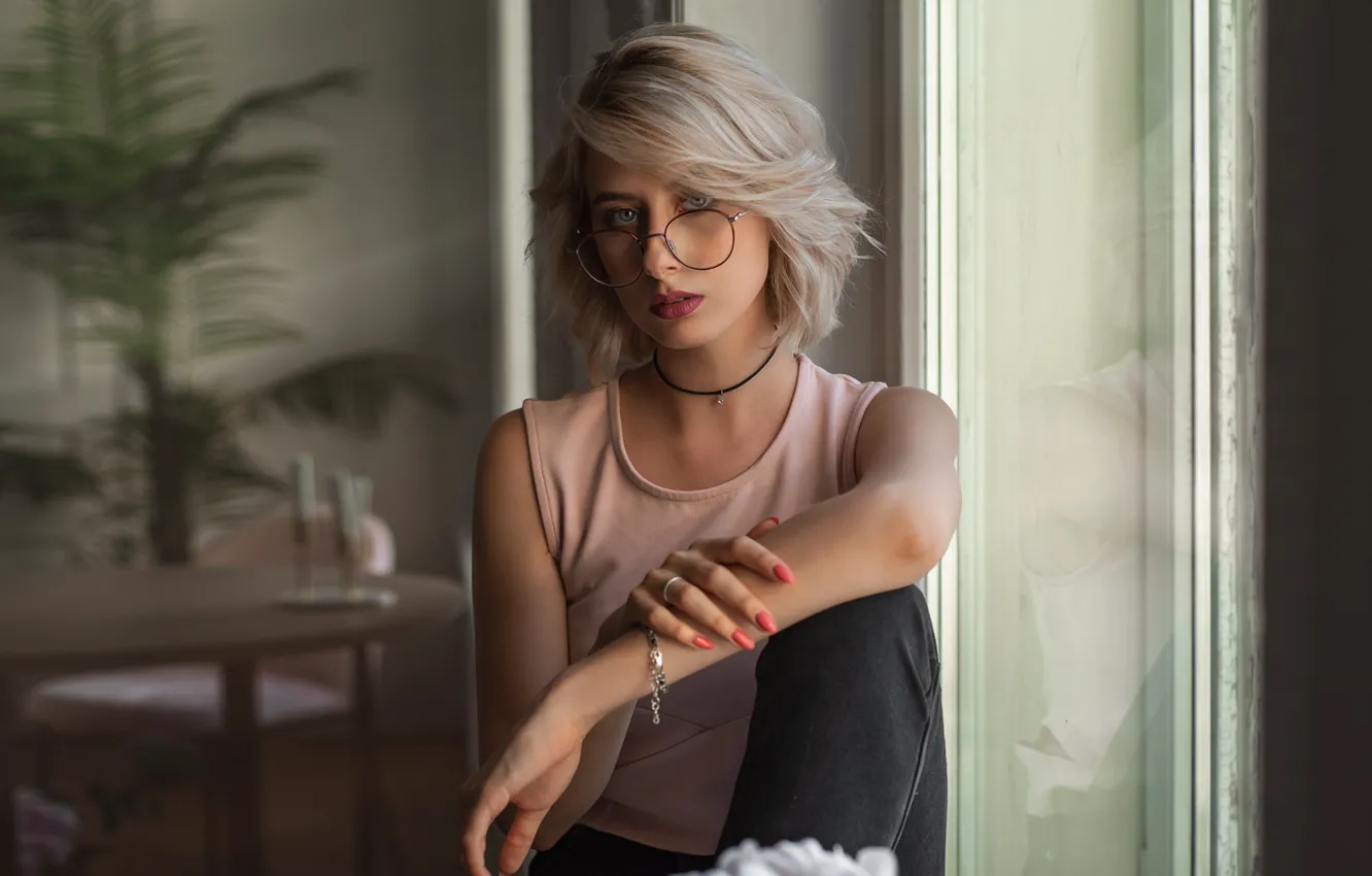 Photo wallpaper look, girl, table, room, makeup, glasses, blonde, manicure