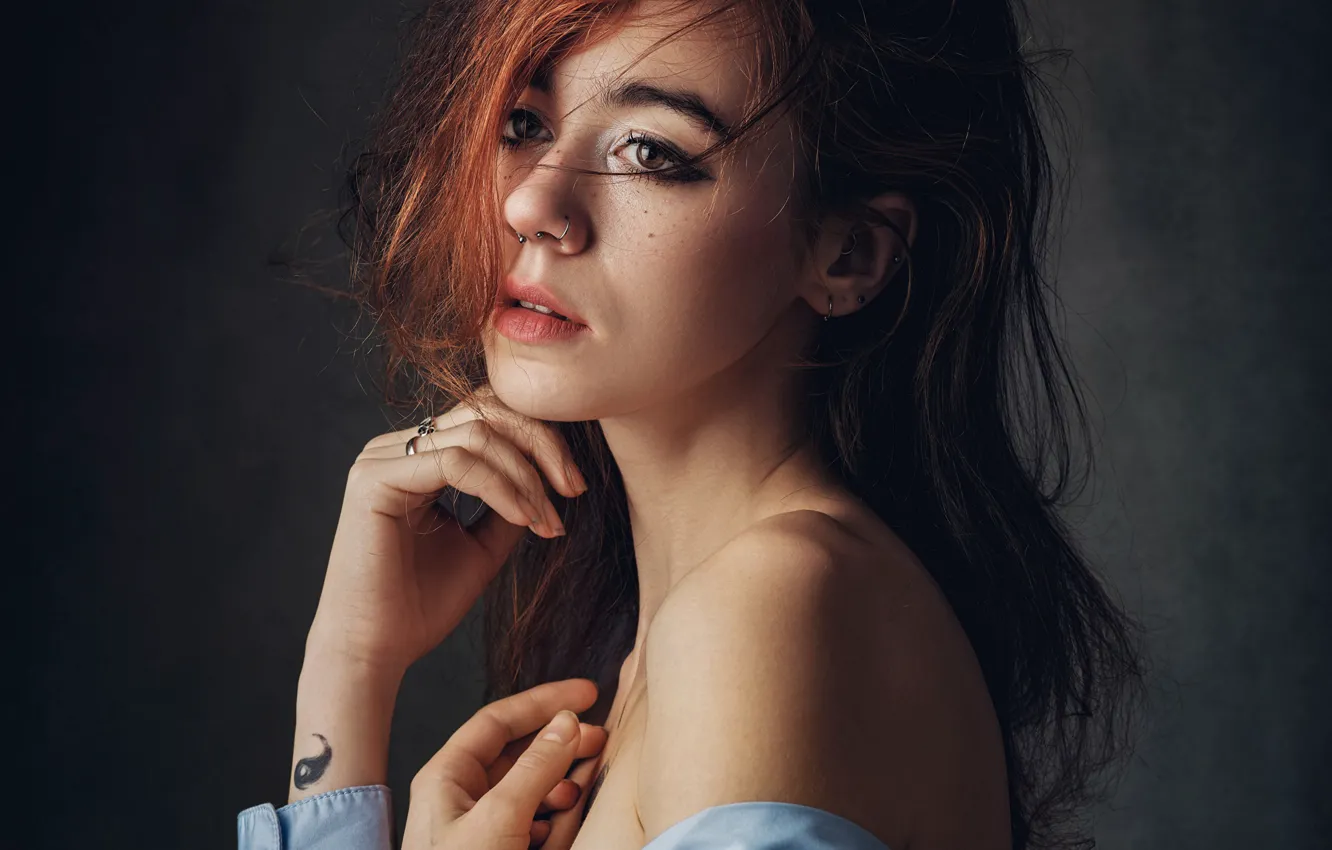 Photo wallpaper pose, background, model, portrait, hands, makeup, piercing, hairstyle