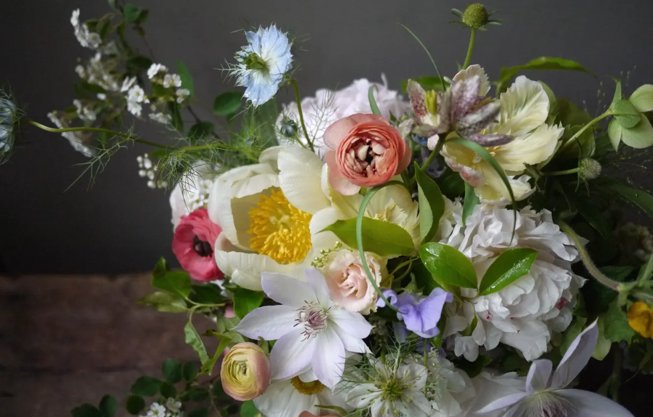 Photo wallpaper bouquet, Ranunculus, clematis