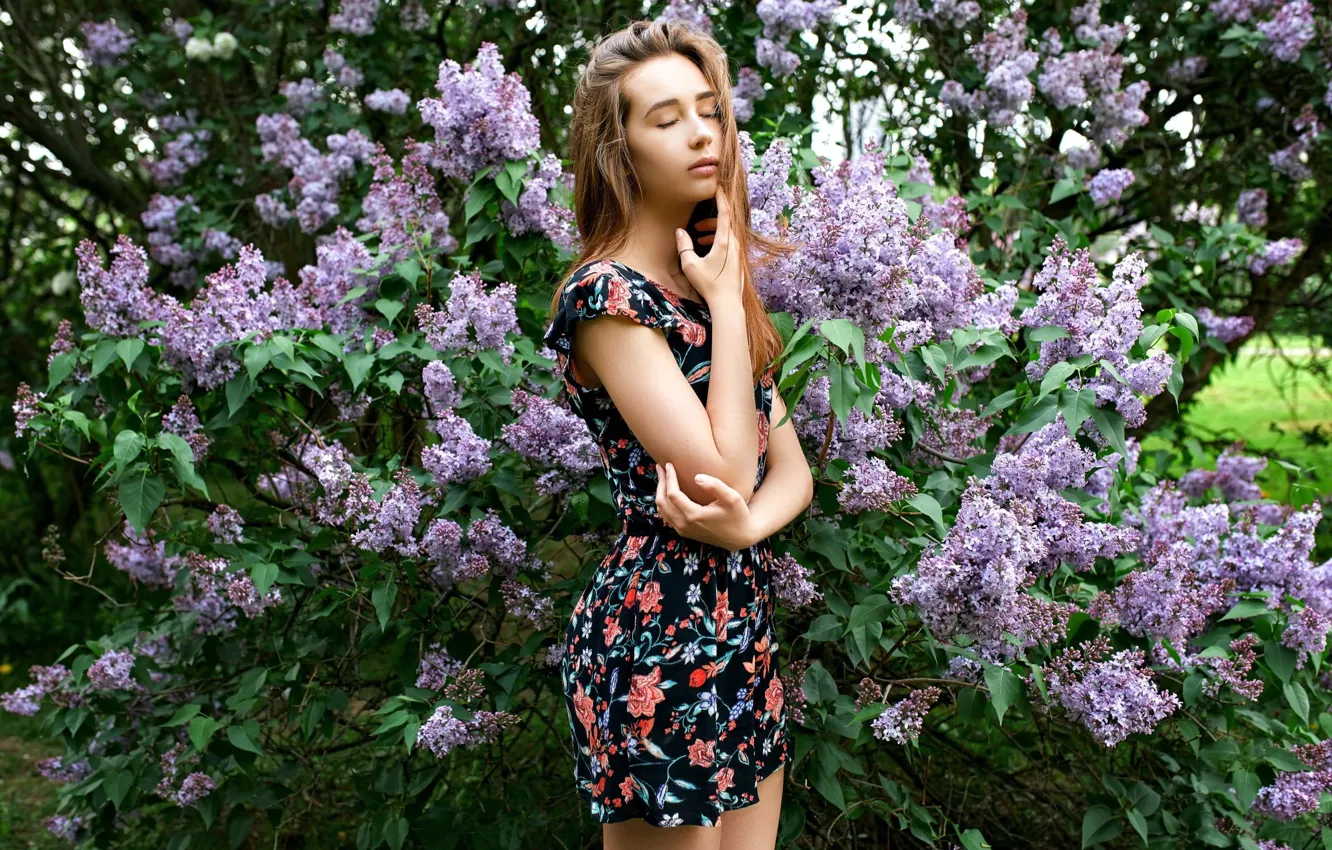 Photo wallpaper pose, model, portrait, makeup, garden, figure, hairstyle, brown hair