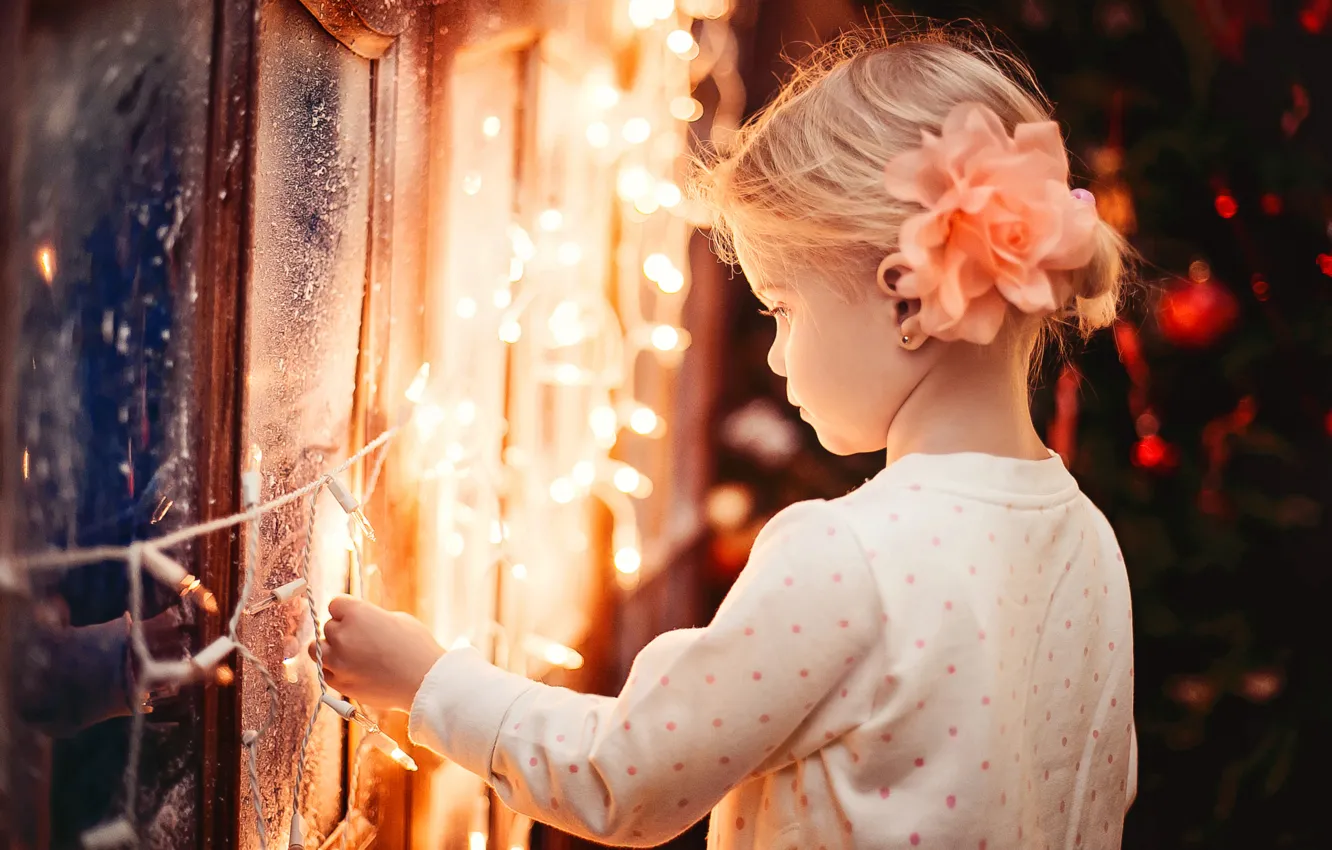 Photo wallpaper winter, lights, child, lights, window, frost, girl, garland