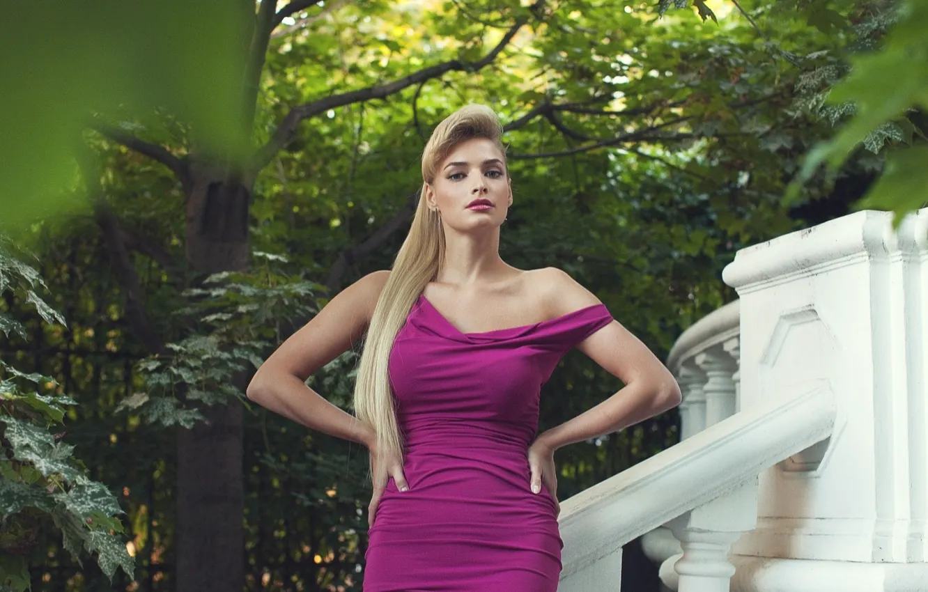 Photo wallpaper leaves, girl, green, Park, model, figure, dress, hairstyle