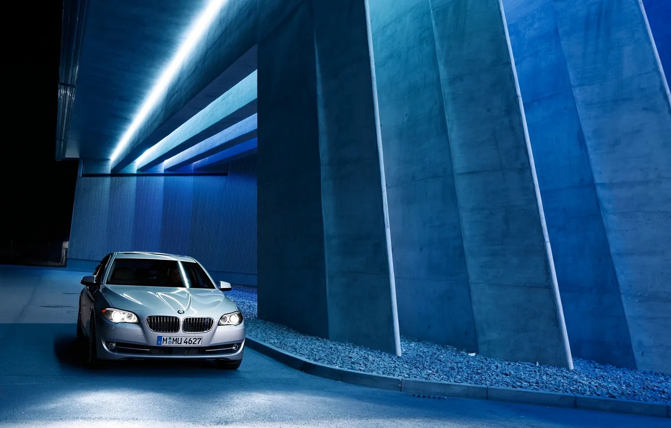 Photo wallpaper auto, night, silver, building, BMW, the front, 5 Series