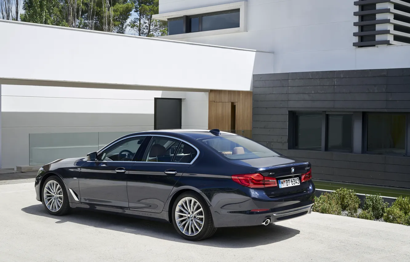 Photo wallpaper house, BMW, Parking, sedan, facade, xDrive, 530d, Luxury Line