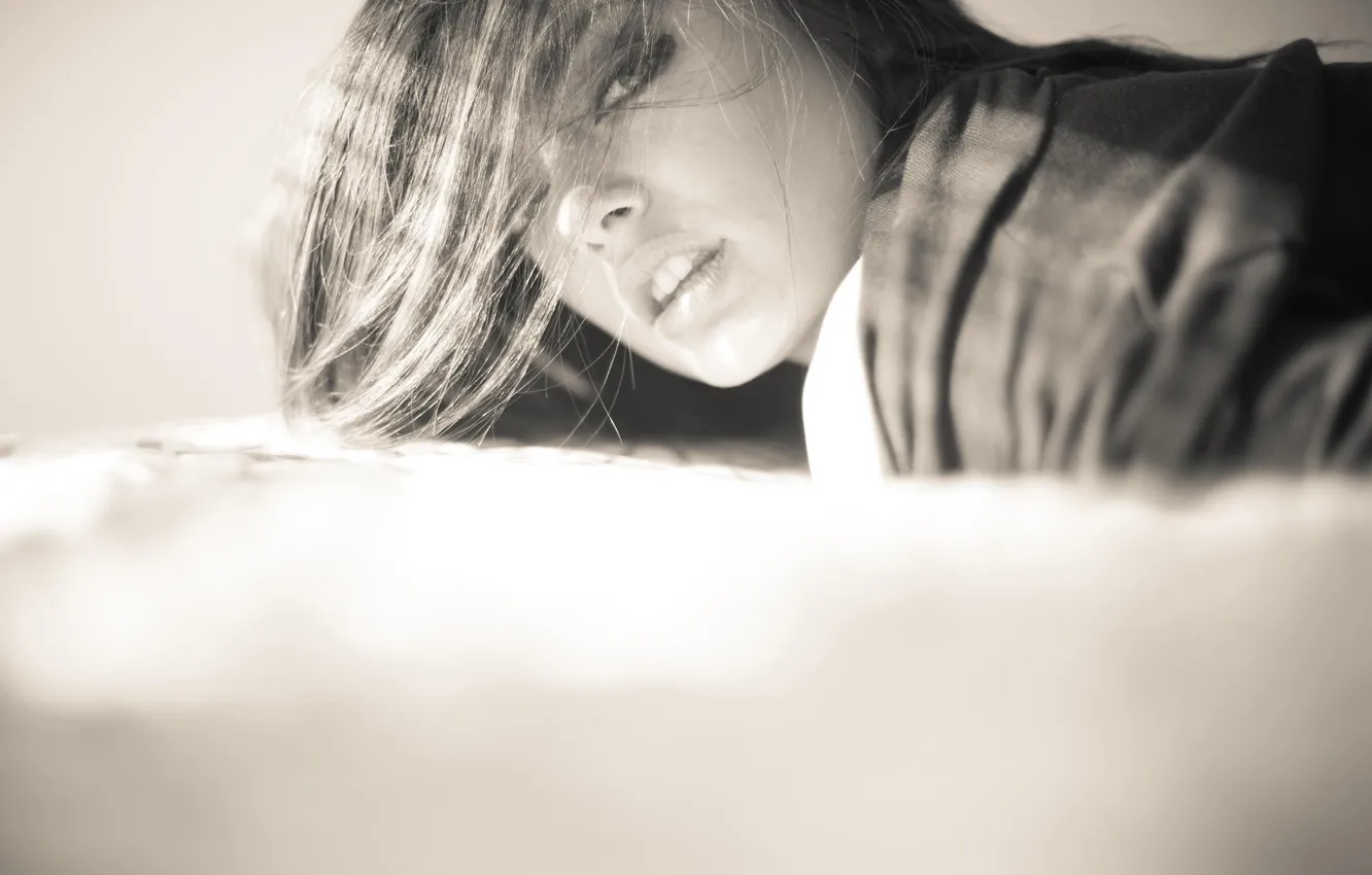 Photo wallpaper eyes, girl, face, photo, model, blonde, bed