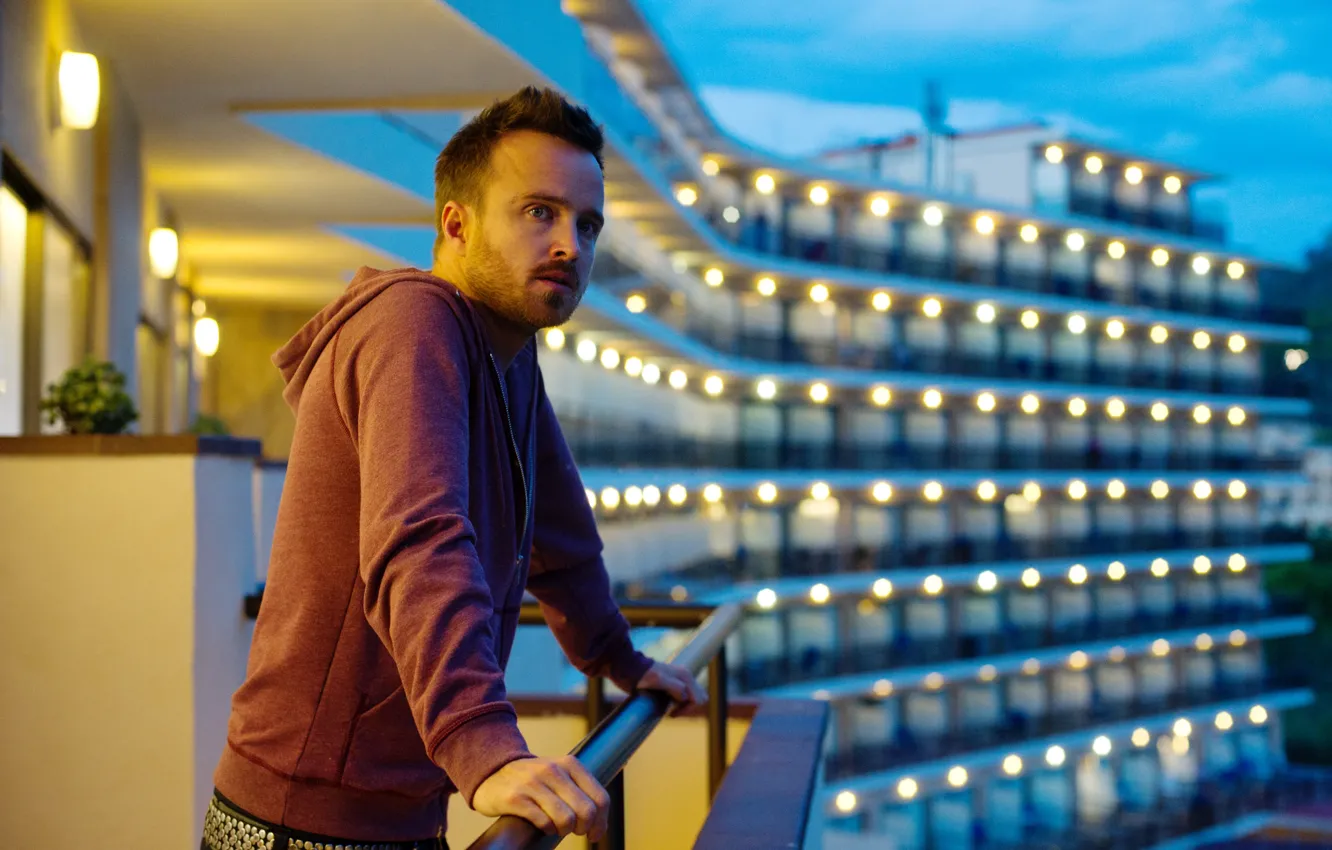Photo wallpaper the film, Aaron Paul, A Long Way Down, long fall